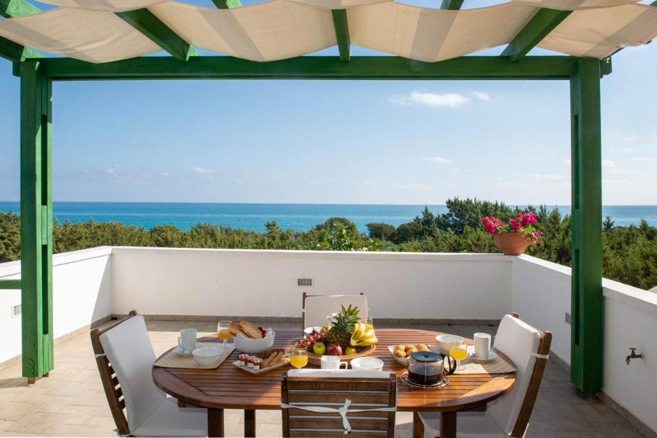 Beachfront Seashell Superior Villa Gennadi
