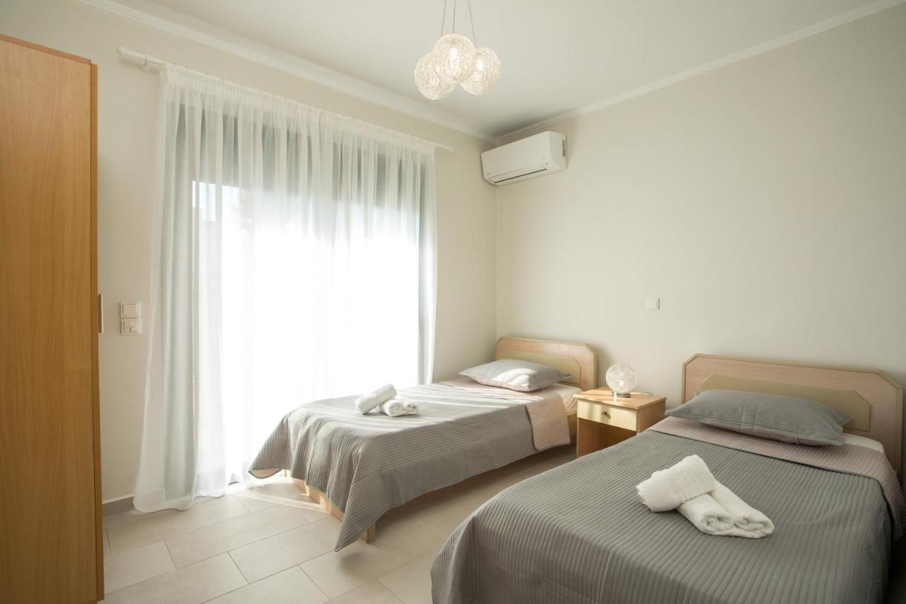Villa Beachfront Seashell Superior Gennadi