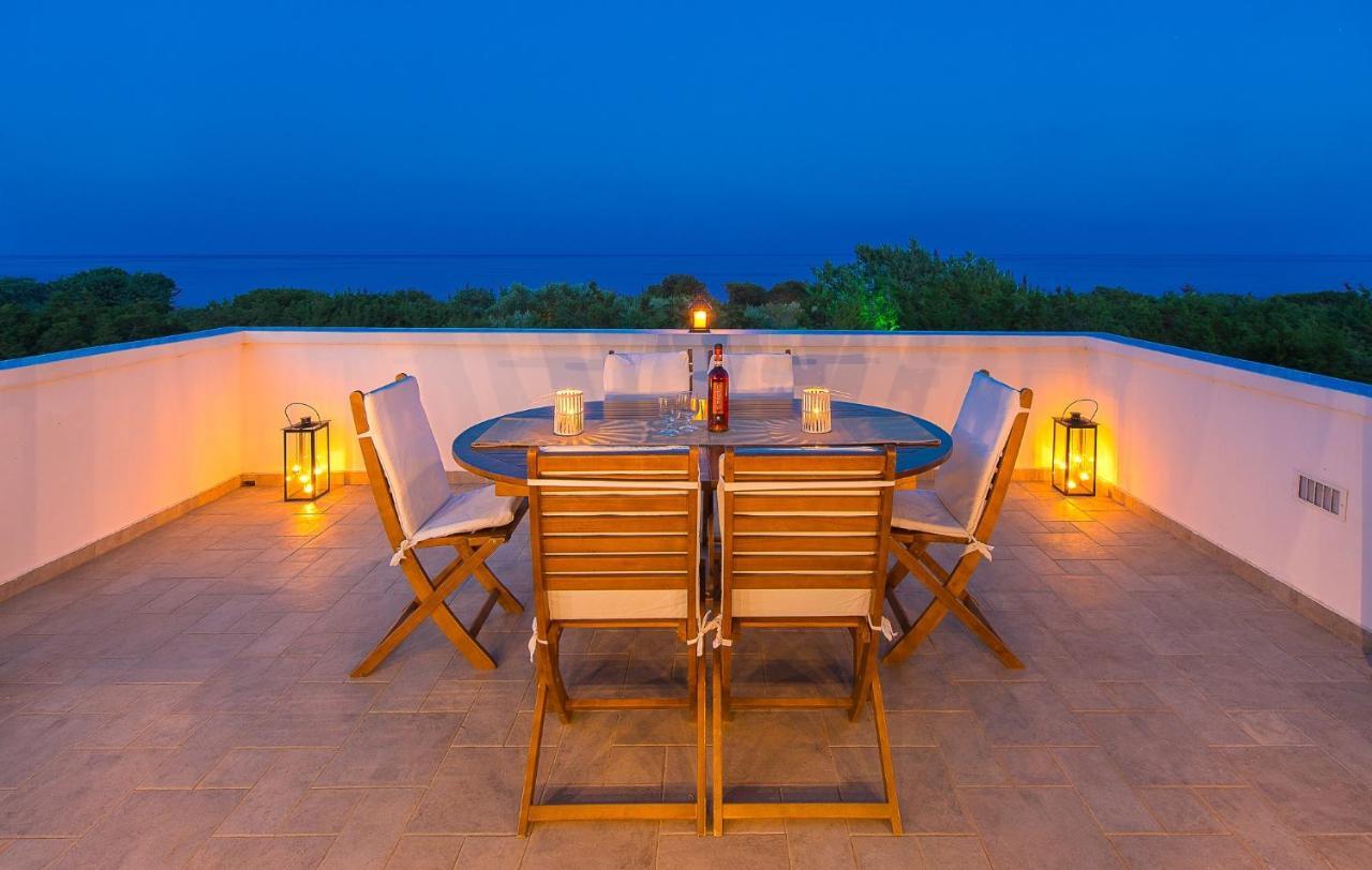 Villa Beachfront Seashell Superior