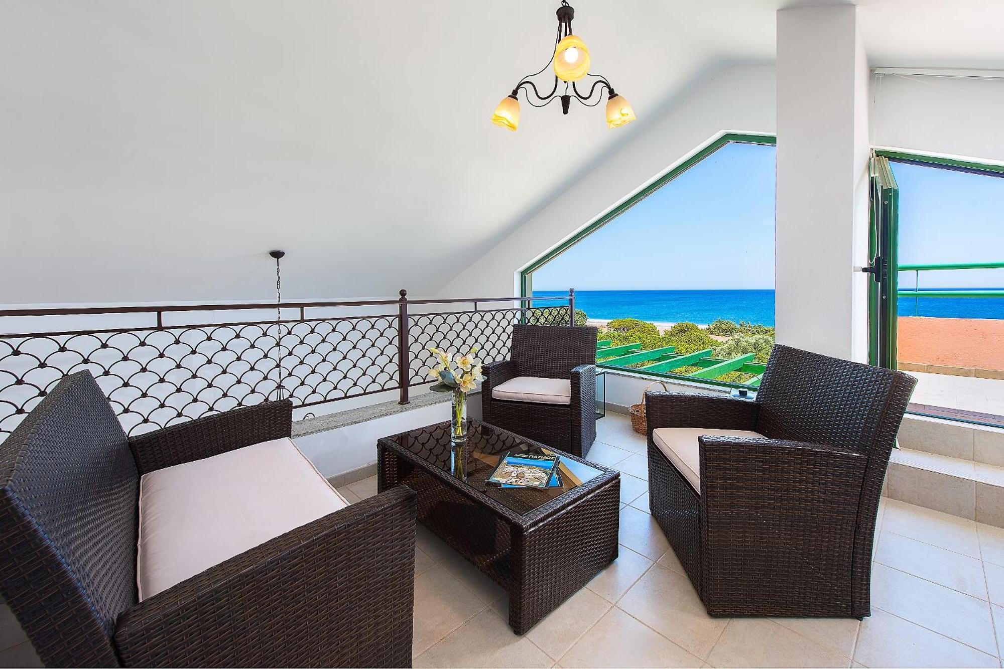 Villa Beachfront Seashell Superior Gennadi